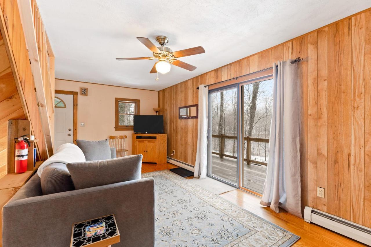 River Road Treehouse Retreat Warrensburg Экстерьер фото
