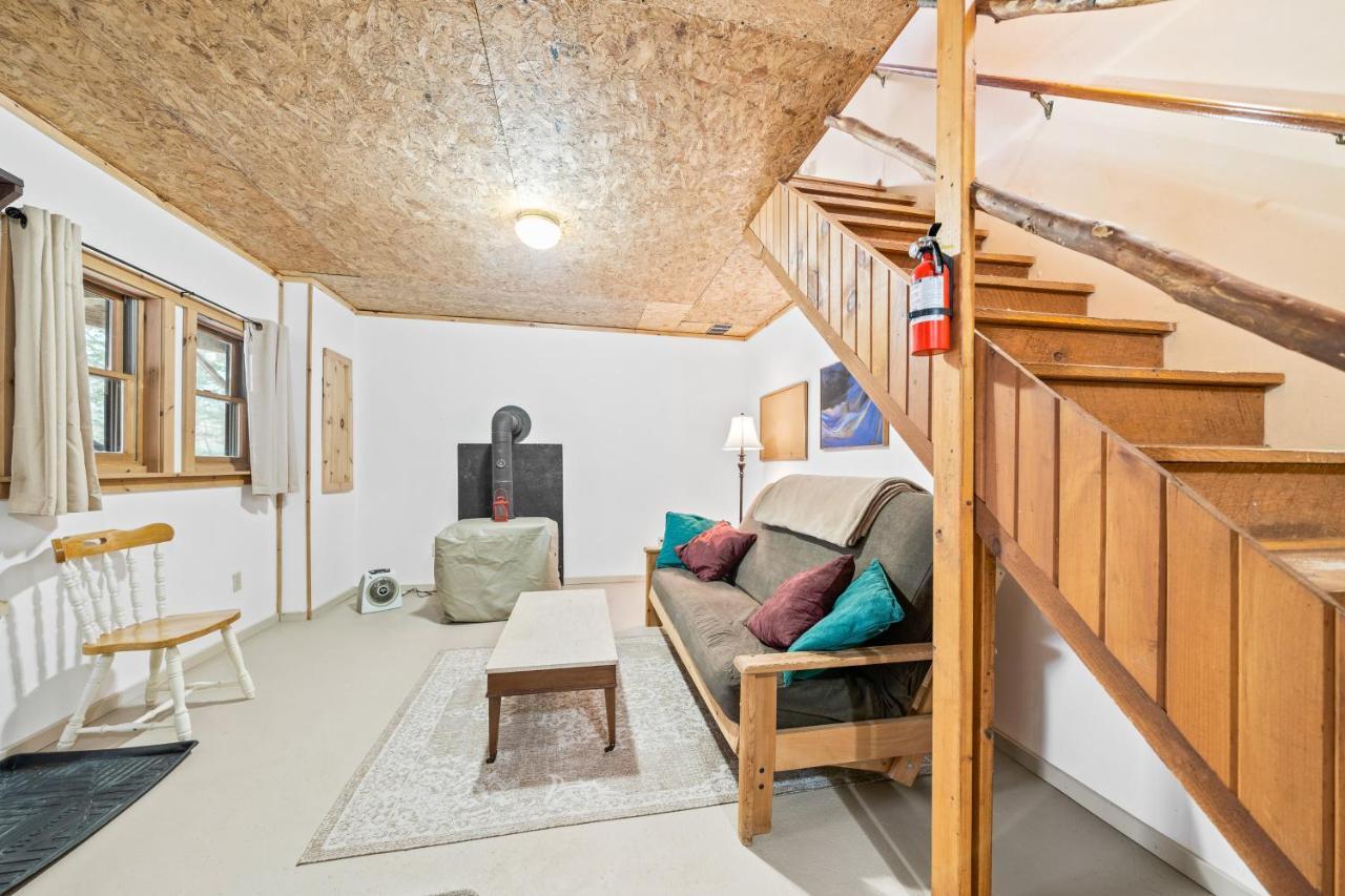 River Road Treehouse Retreat Warrensburg Экстерьер фото