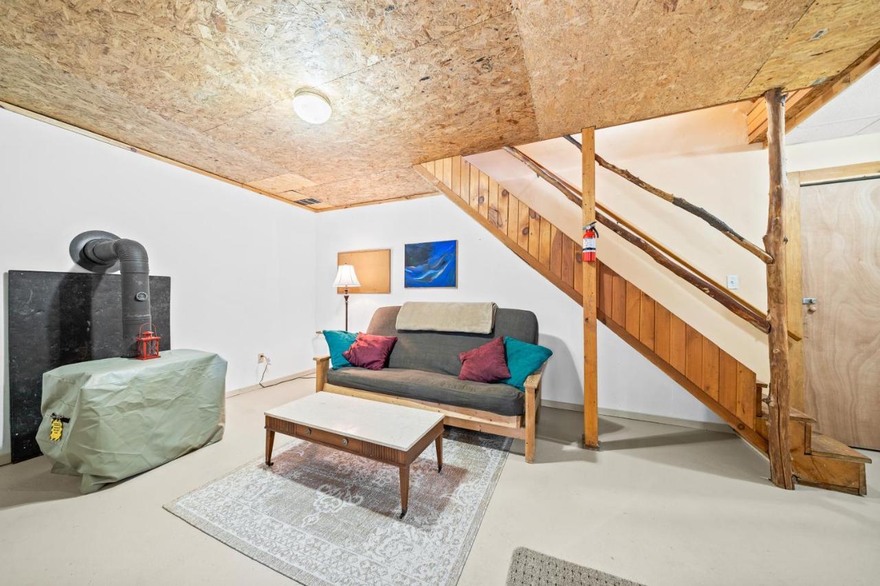 River Road Treehouse Retreat Warrensburg Экстерьер фото